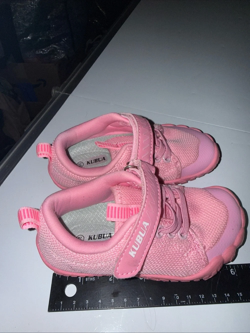 KUBUA Barefoot Shoes Boys Girls Sneakers Pink It Says Size 26, See Pics For Size